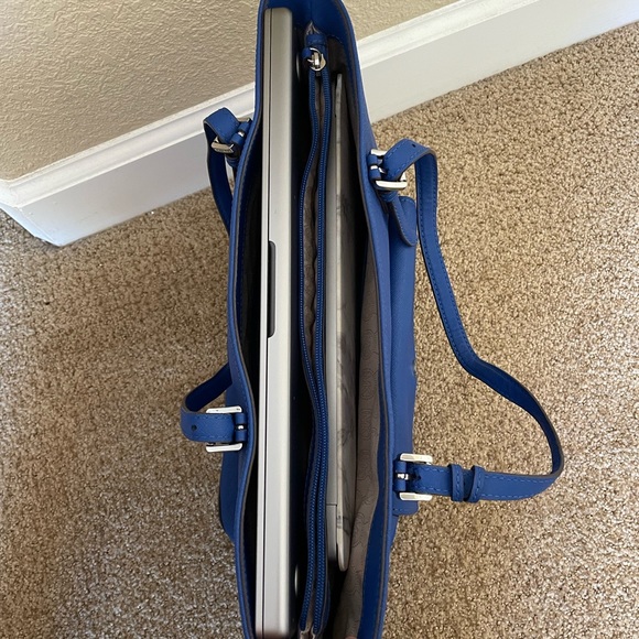 Michael Kors Multifunction Tote - Picture 4 of 6